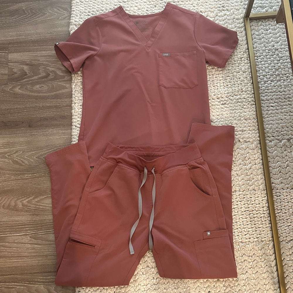 Figs Women's Scrub Set in Rust